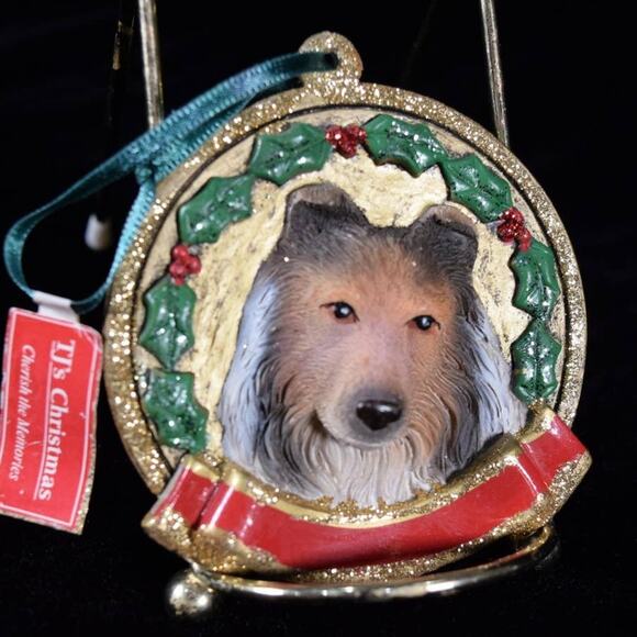 T J Christmas Collie Dog Ornament 3-D Head with Holly Red Ribbon Resin 3" Dia. - Picture 1 of 2